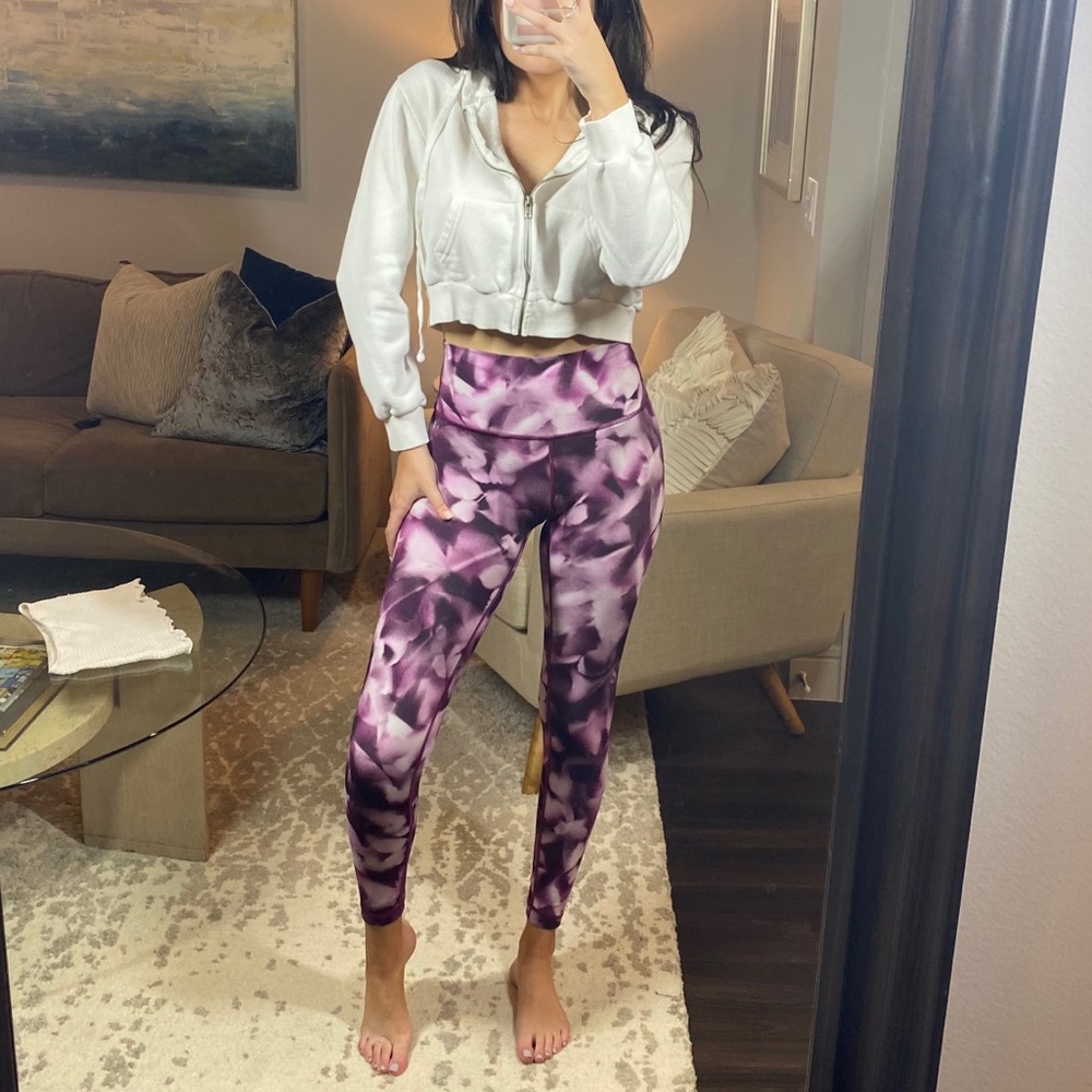 SOLD Lululemon Wunder Under Hi-Rise 7/8 Tight Pants - Picture 4 of 8